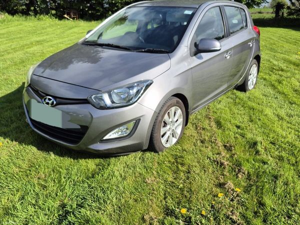 Hyundai i20 Hatchback, Petrol, 2014, Grey