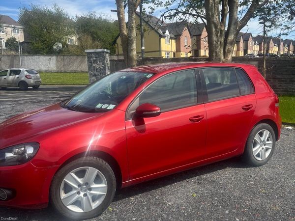 Volkswagen Golf Hatchback, Petrol, 2009, Red