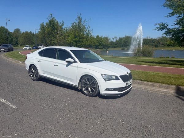 Skoda Superb Hatchback, Diesel, 2017, White