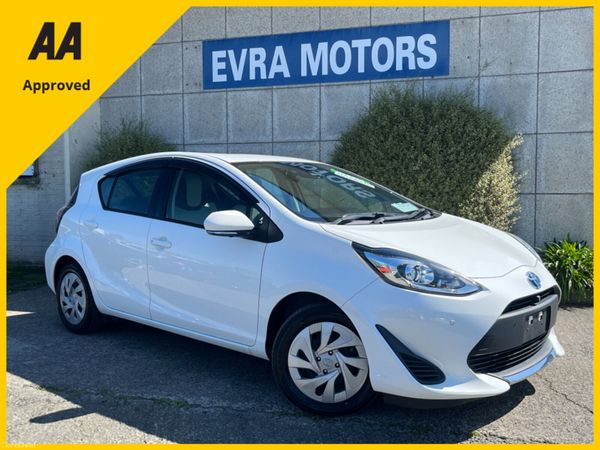 Toyota Aqua Hatchback, Petrol Hybrid, 2020, White