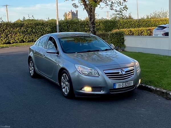 Vauxhall Insignia Hatchback, Diesel, 2011, Silver