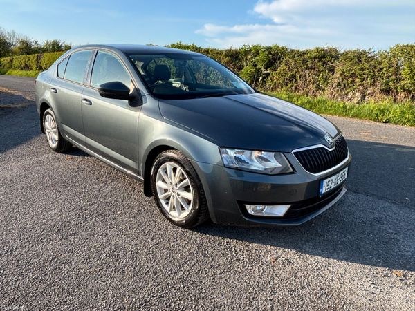 Skoda Octavia Saloon, Diesel, 2015, Grey