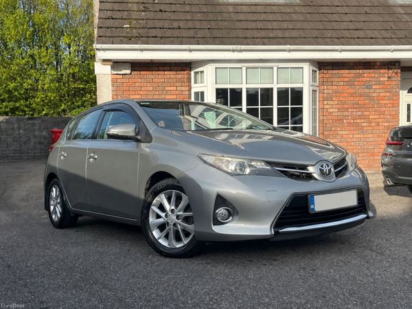 Toyota Auris Hatchback, Diesel, 2014, Grey