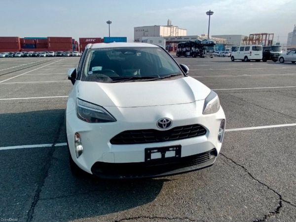 Toyota Yaris Cross SUV, Petrol Hybrid, 2024, White