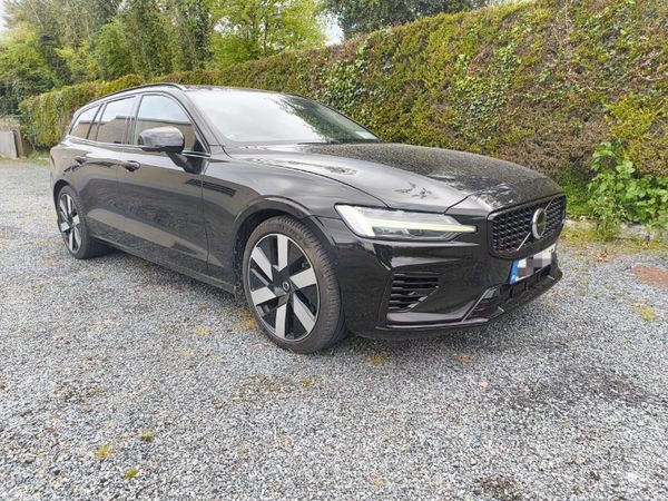 Volvo V60 Estate, Petrol Plug-in Hybrid, 2024, Black