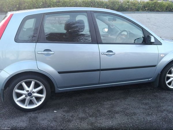 Ford Fiesta Hatchback, Petrol, 2005, Blue