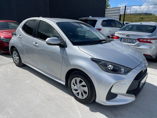 Toyota Yaris Hatchback, Petrol Hybrid, 2020, Silver