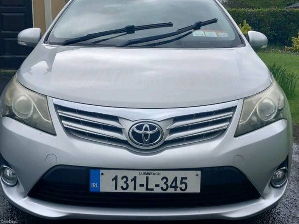 Toyota Avensis Saloon, Diesel, 2013, Silver