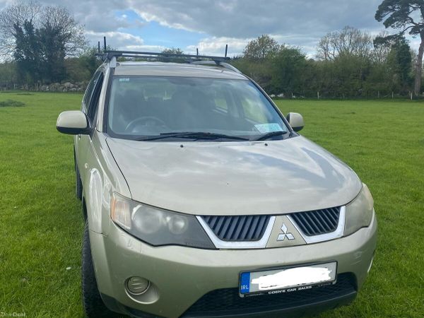 Mitsubishi Outlander SUV, Diesel, 2009, Beige