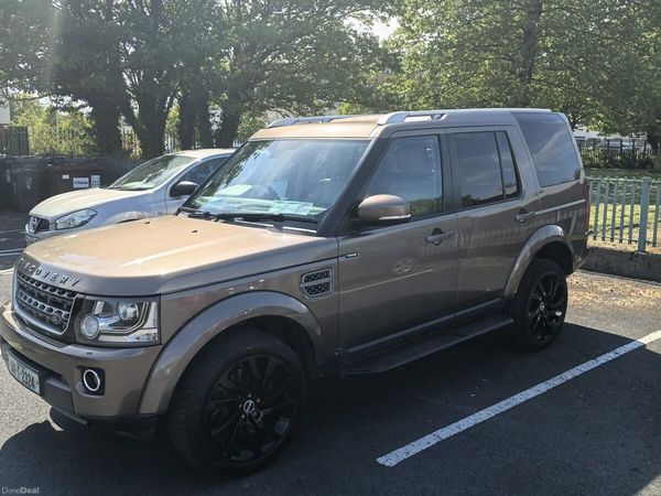 Land Rover Discovery SUV, Diesel, 2014, Gold