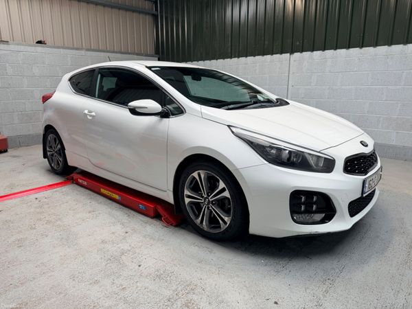 Kia Ceed Hatchback, Diesel, 2016, White