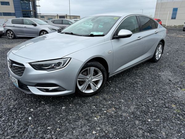 Opel Insignia Hatchback, Petrol, 2018, Grey