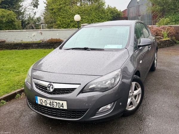 Vauxhall Astra Hatchback, Diesel, 2012, Grey