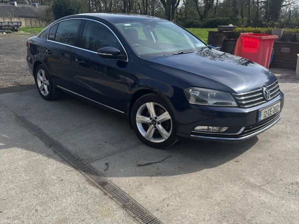 Volkswagen Passat Saloon, Diesel, 2012, Blue