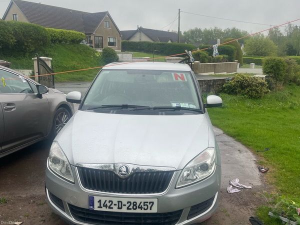 Skoda Fabia Hatchback, Petrol, 2014, Silver