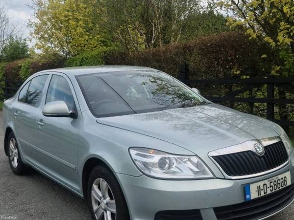 Skoda Octavia Hatchback, Petrol, 2011, Green