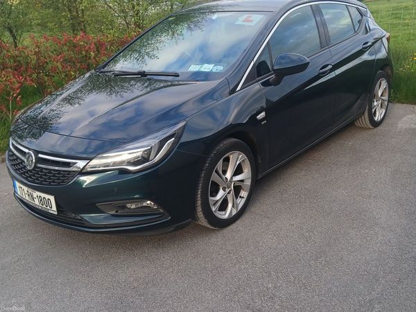 Vauxhall Astra Hatchback, Diesel, 2017, Green