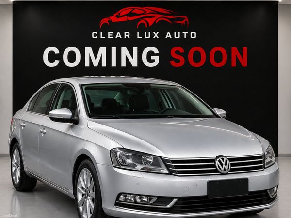 Volkswagen Passat Saloon, Petrol, 2012, Silver