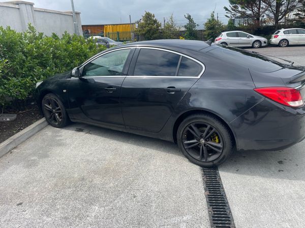 Vauxhall Insignia Hatchback, Diesel, 2012, Black
