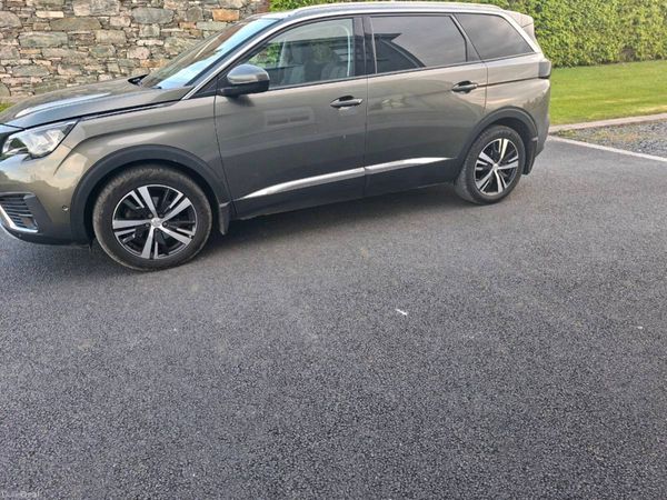 Peugeot 5008 MPV, Diesel, 2019, Grey