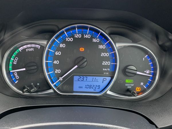 Toyota Yaris Hatchback, Petrol Hybrid, 2016, Grey