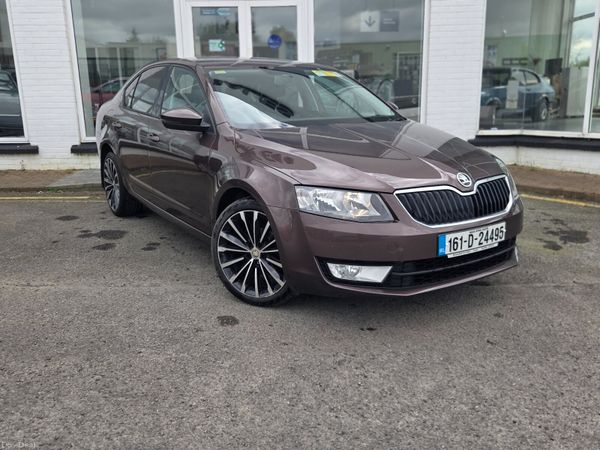 Skoda Octavia Saloon, Diesel, 2016, Brown