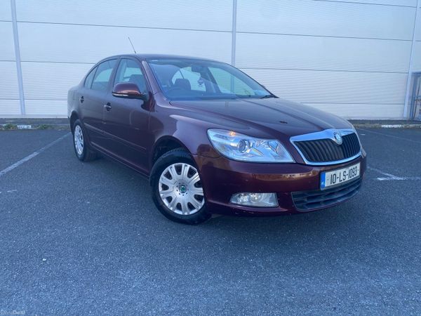 Skoda Octavia Hatchback, Diesel, 2010, Red