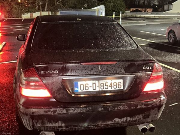 Mercedes-Benz E-Class Saloon, Diesel, 2006, Black