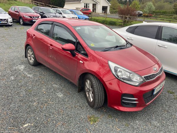 Kia Rio Hatchback, Diesel, 2015, Red