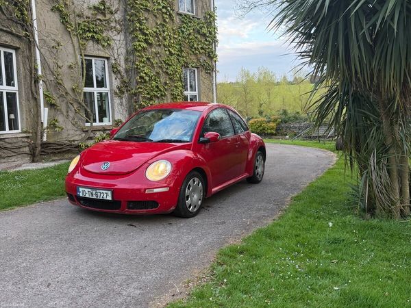 Volkswagen Beetle Hatchback, Diesel, 2010, Red