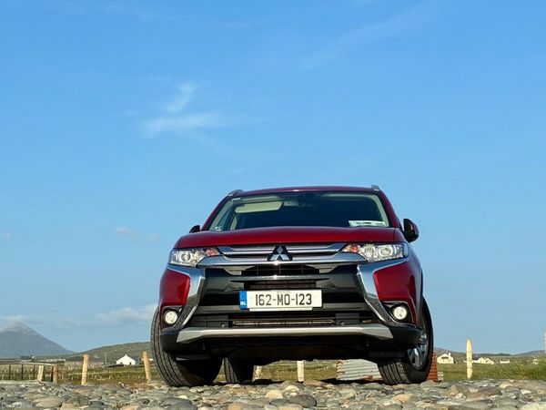 Mitsubishi Outlander SUV, Diesel, 2016, Red