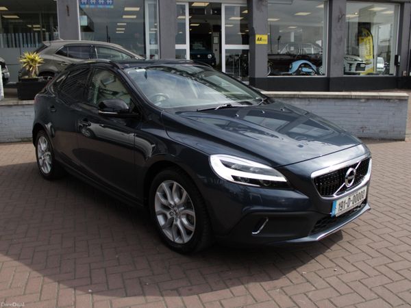Volvo V40 Hatchback, Diesel, 2019, Blue