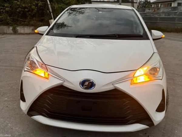 Toyota Vitz Hatchback, Petrol Hybrid, 2019, White