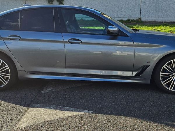 BMW 5-Series Saloon, Petrol Plug-in Hybrid, 2019, Blue