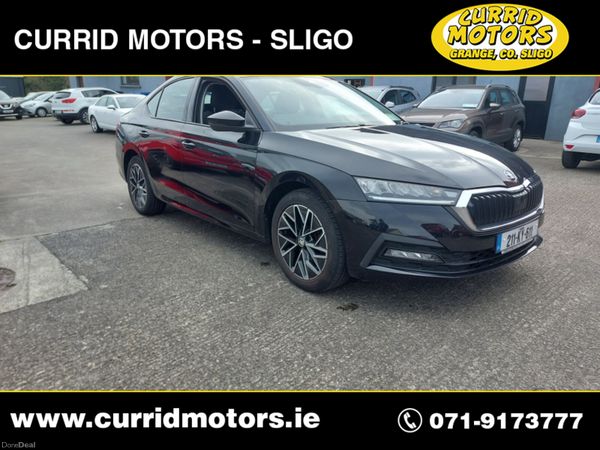 Skoda Octavia Hatchback, Petrol, 2021, Black