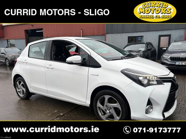 Toyota Yaris Hatchback, Petrol Hybrid, 2017, White