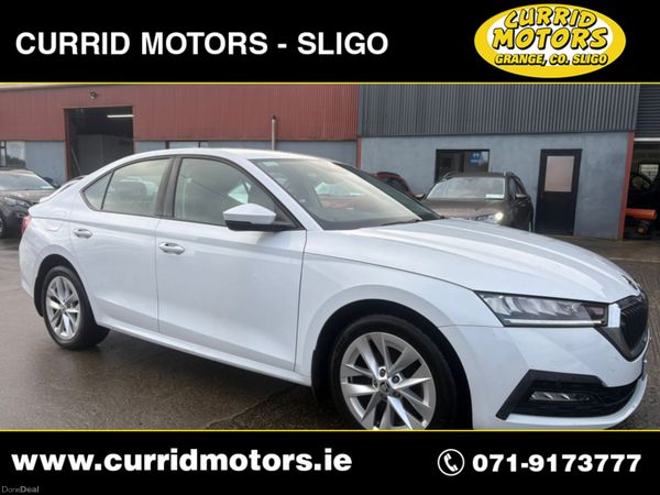 Skoda Octavia Saloon, Diesel, 2023, White