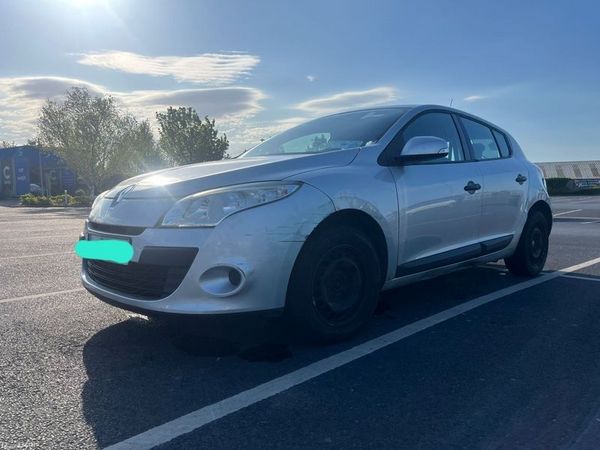 Renault Megane Hatchback, Diesel, 2010, Silver