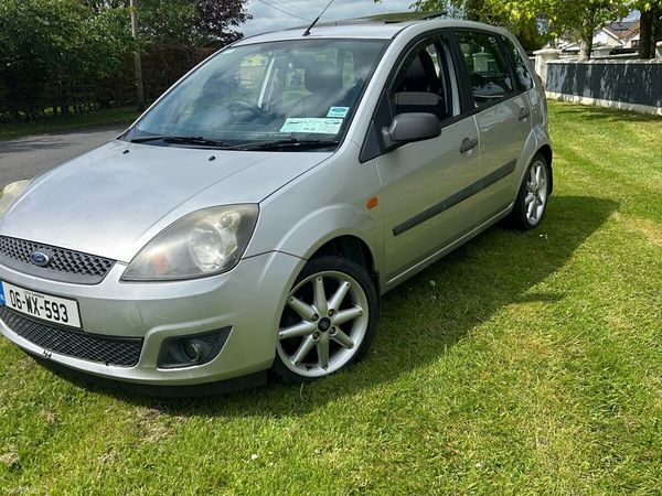 Ford Fiesta Hatchback, Petrol, 2006, Silver