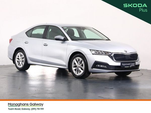 Skoda Octavia Hatchback, Petrol, 2021, Grey