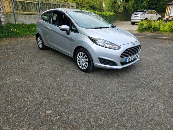 Ford Fiesta Hatchback, Petrol, 2013, Silver