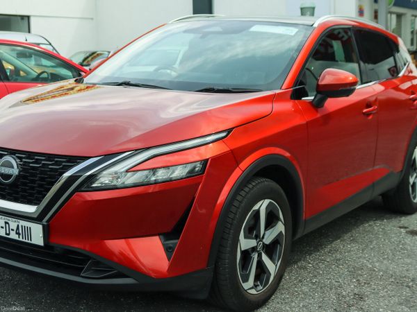 Nissan Qashqai MPV, Petrol, 2023, Red