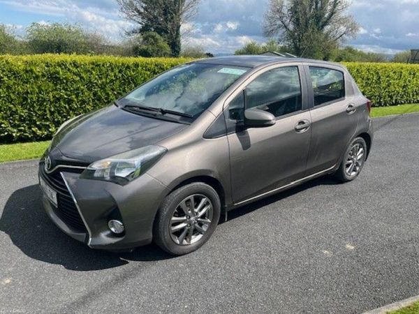 Toyota Yaris Hatchback, Petrol, 2017, Grey