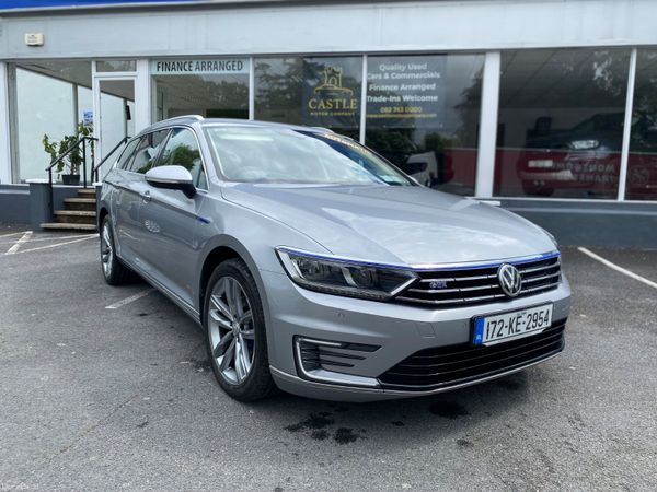 Volkswagen Passat Estate, Petrol Hybrid, 2017, Silver