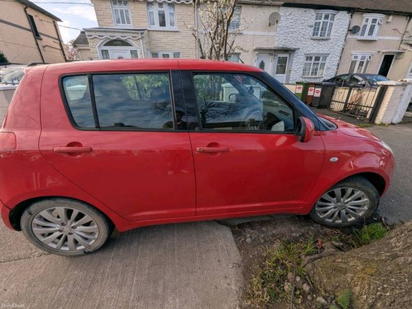 Suzuki Swift Hatchback, Petrol, 2007, Red