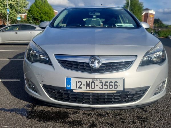 Vauxhall Astra Hatchback, Petrol, 2012, Silver