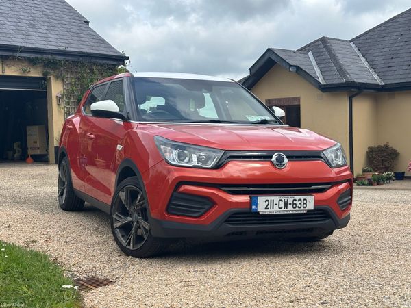 SsangYong Tivoli SUV, Diesel, 2021, Orange