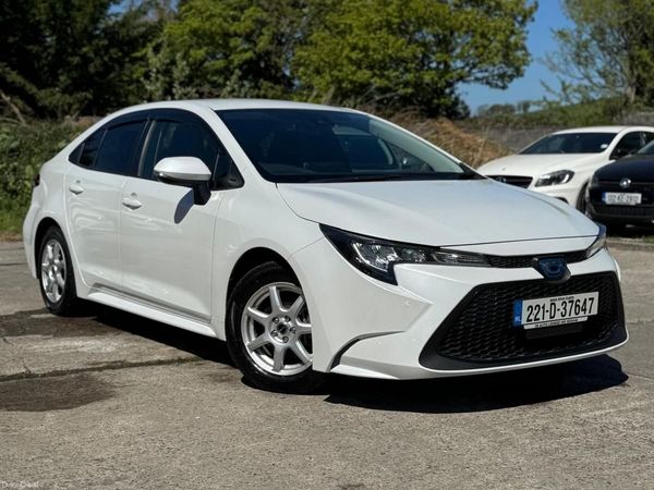 Toyota Corolla Saloon, Petrol Hybrid, 2022, White