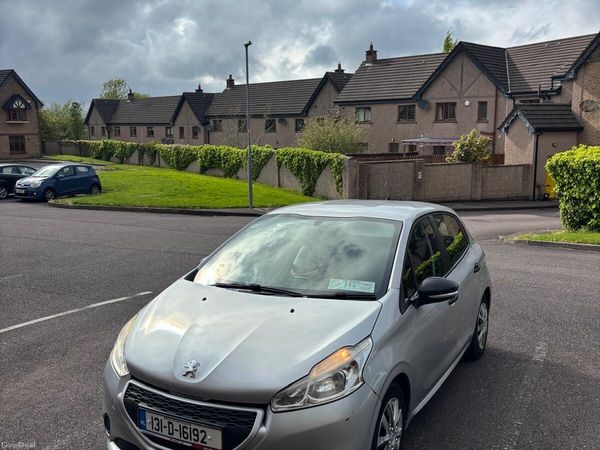 Peugeot 208 Hatchback, Petrol, 2013, Grey
