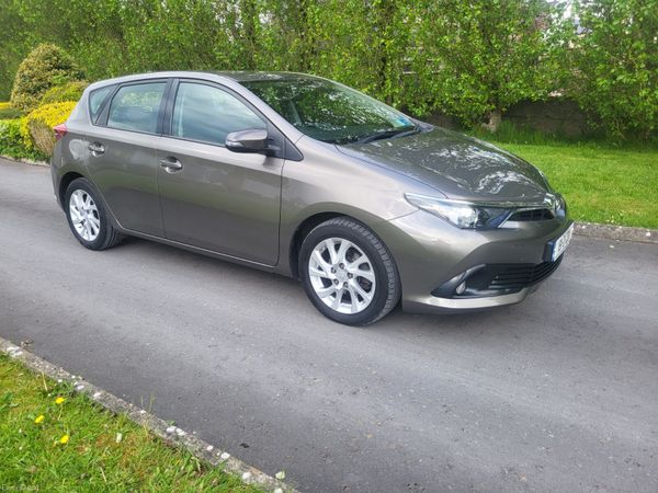 Toyota Auris MPV, Petrol, 2018, Grey